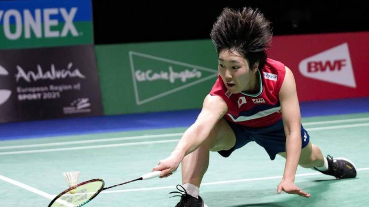 裁判引争议 裁判引争议