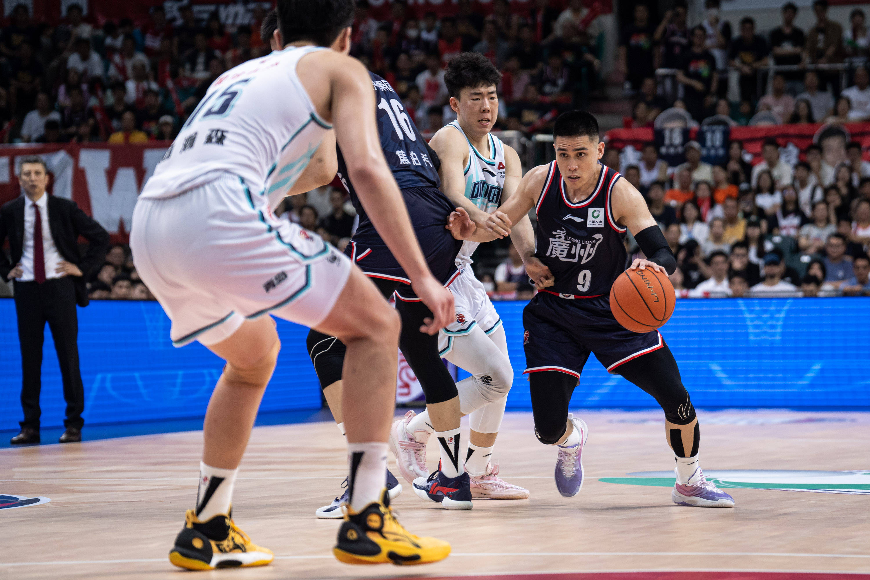 现得尤为抢 现得尤为抢