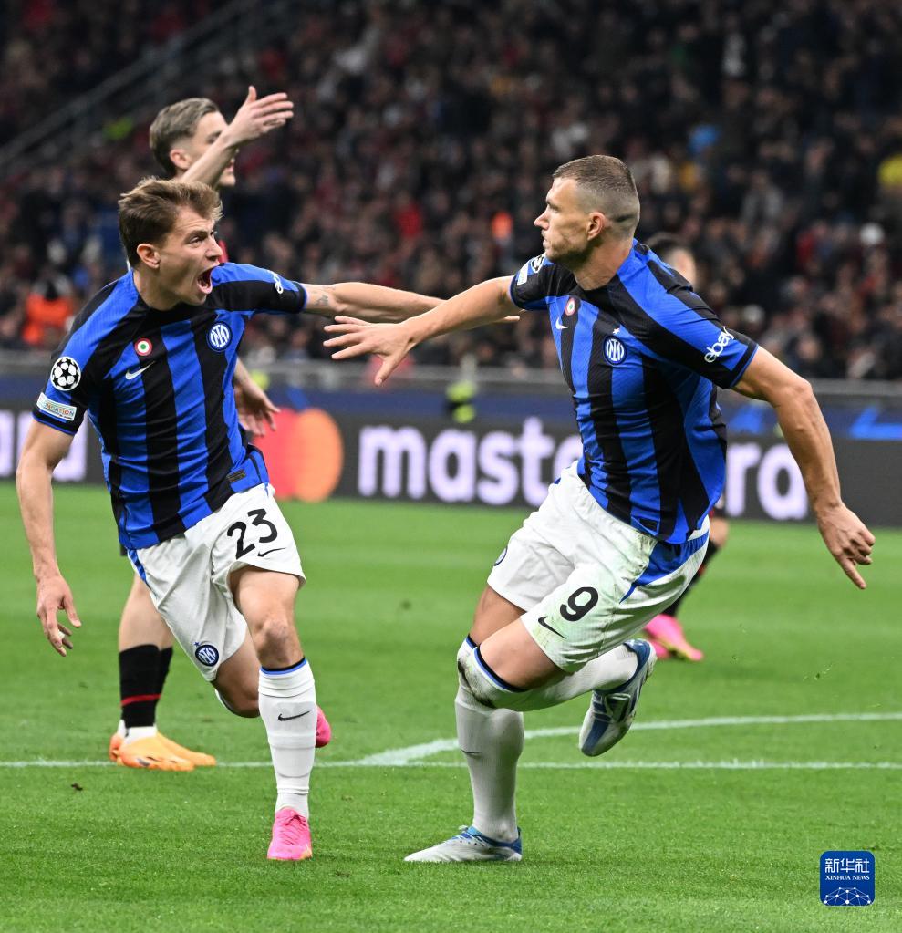 无球跑位依 无球跑位依